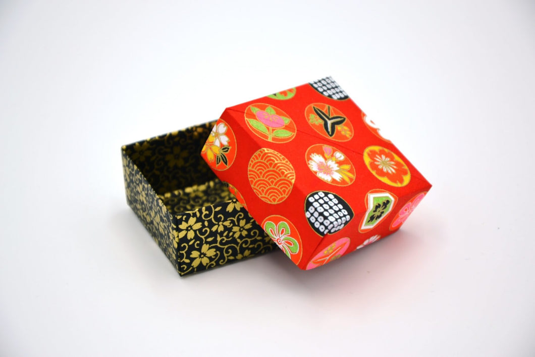 Petite boîte en papier origami