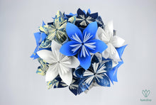 Charger l&#39;image dans la galerie, Bouquet de fleurs en papier origami aux couleurs marines
