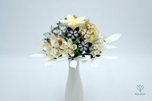 Charger l&#39;image dans la galerie, Bouquet or, argent, noir et blanc en origami
