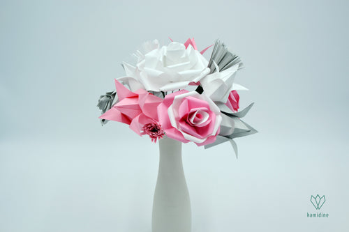 Bouquet de fleurs blanches, roses et grises en origami