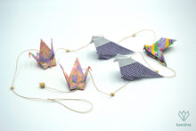 Charger l&#39;image dans la galerie, Guirlande en papier origami avec 2 moineaux, 2 grues et une colombe
