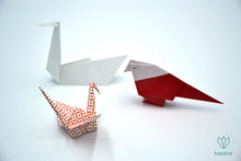 Charger l&#39;image dans la galerie, Une grue, un cygne et un moineau en origami
