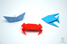 Charger l&#39;image dans la galerie, Un crabe, un bateau et un poisson en papier origami
